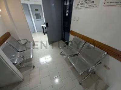 Venta de ambulatorio San Bernardino con Quirófano - 2