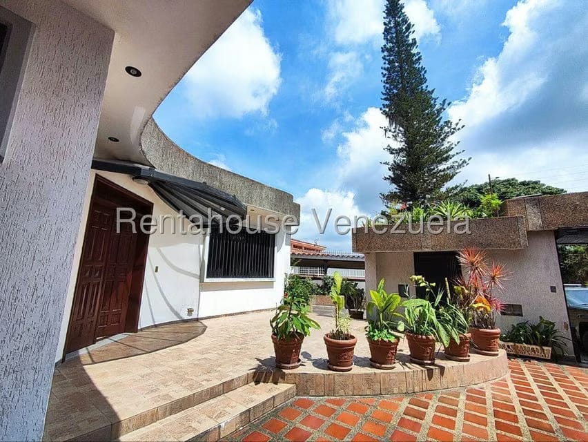 Casa (Multipes Niveles) en Venta en Colinas de Santa Monica, Distrito Metropolitano