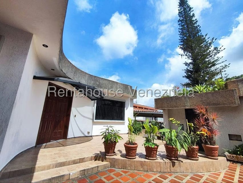 Casa (Multipes Niveles) en Venta en Colinas de Santa Monica, Distrito Metropolitano - 11