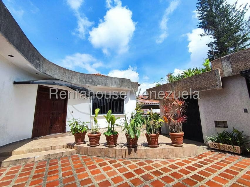 Casa (Multipes Niveles) en Venta en Colinas de Santa Monica, Distrito Metropolitano - 14