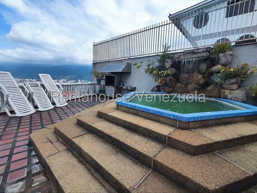 Casa (Multipes Niveles) en Venta en Colinas de Santa Monica, Distrito Metropolitano - 31