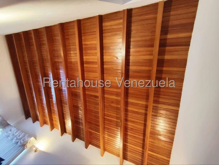 Casa (Multipes Niveles) en Venta en Colinas de Santa Monica, Distrito Metropolitano - 35