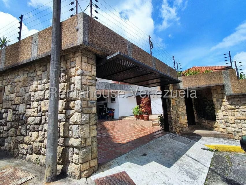 Casa (Multipes Niveles) en Venta en Colinas de Santa Monica, Distrito Metropolitano - 36