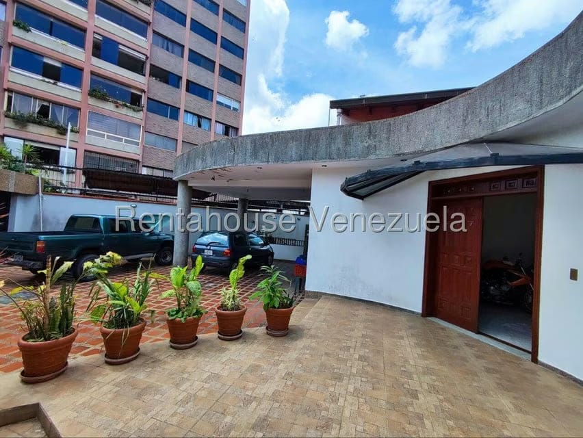 Casa (Multipes Niveles) en Venta en Colinas de Santa Monica, Distrito Metropolitano - 5