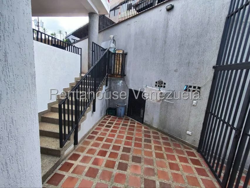 Casa (Multipes Niveles) en Venta en Colinas de Santa Monica, Distrito Metropolitano - 41