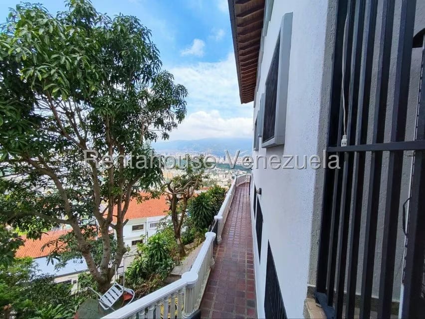 Casa (Multipes Niveles) en Venta en Colinas de Santa Monica, Distrito Metropolitano - 49