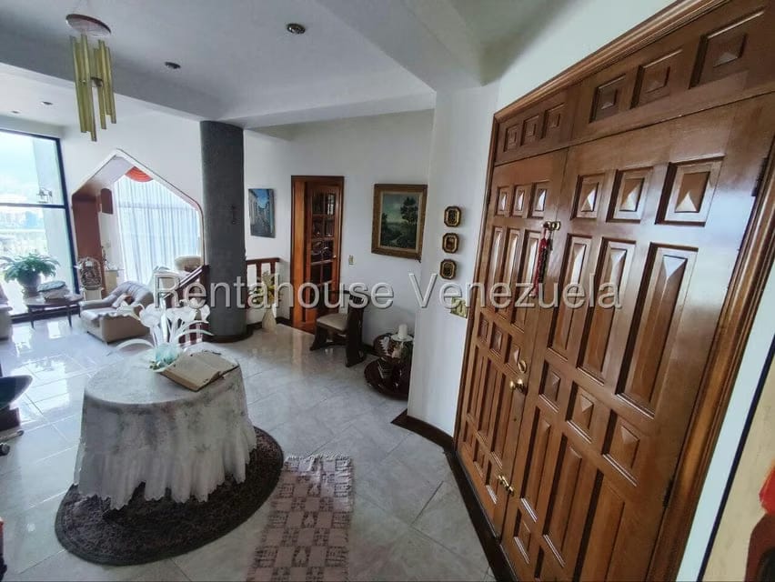 Casa (Multipes Niveles) en Venta en Colinas de Santa Monica, Distrito Metropolitano - 50