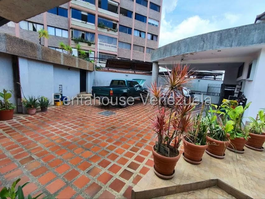 Casa (Multipes Niveles) en Venta en Colinas de Santa Monica, Distrito Metropolitano - 7