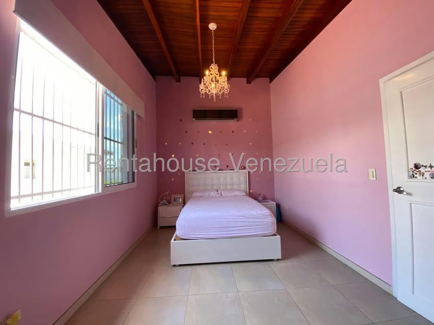 Casa (Multipes Niveles) en Venta en Cumbres de Curumo, Distrito Metropolitano - 101