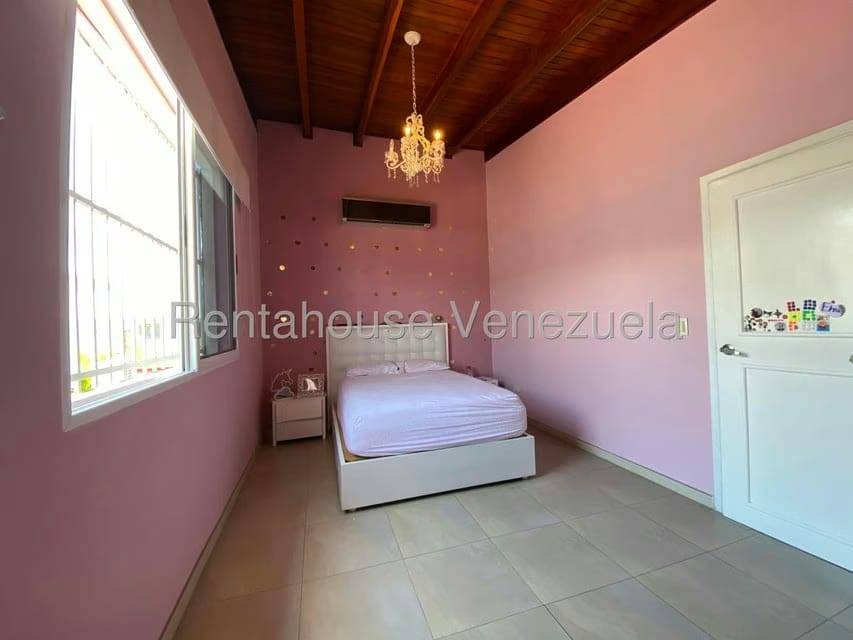 Casa (Multipes Niveles) en Venta en Cumbres de Curumo, Distrito Metropolitano - 102