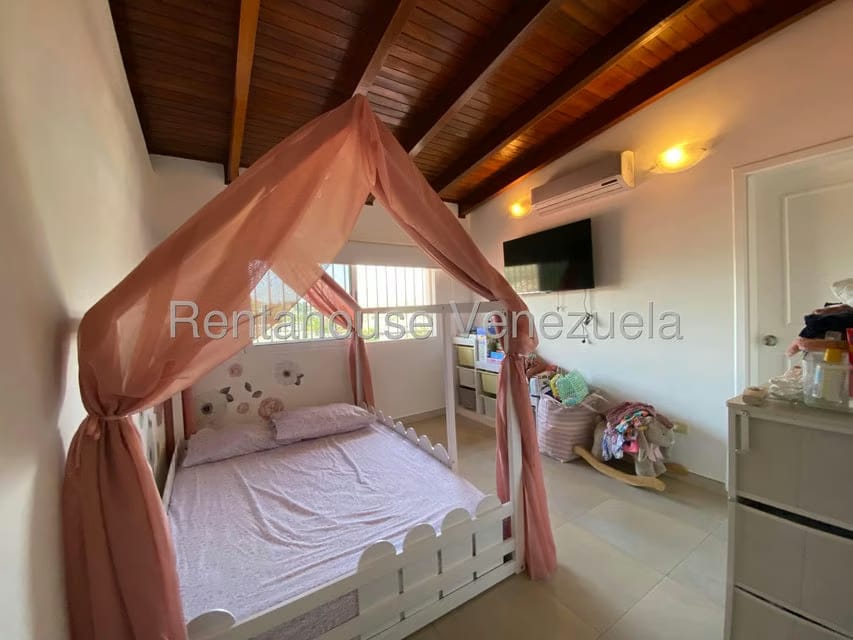 Casa (Multipes Niveles) en Venta en Cumbres de Curumo, Distrito Metropolitano - 107