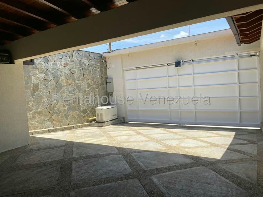 Casa (Multipes Niveles) en Venta en Cumbres de Curumo, Distrito Metropolitano - 127