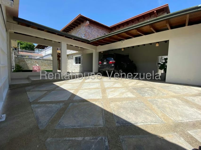 Casa (Multipes Niveles) en Venta en Cumbres de Curumo, Distrito Metropolitano - 129