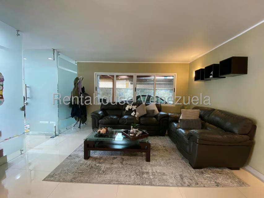 Casa (Multipes Niveles) en Venta en Cumbres de Curumo, Distrito Metropolitano - 16