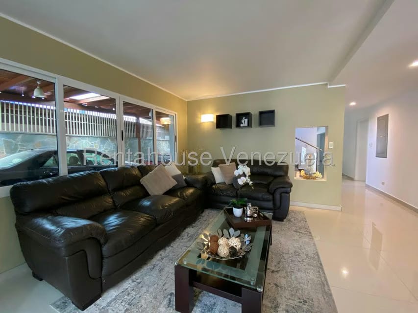 Casa (Multipes Niveles) en Venta en Cumbres de Curumo, Distrito Metropolitano - 17