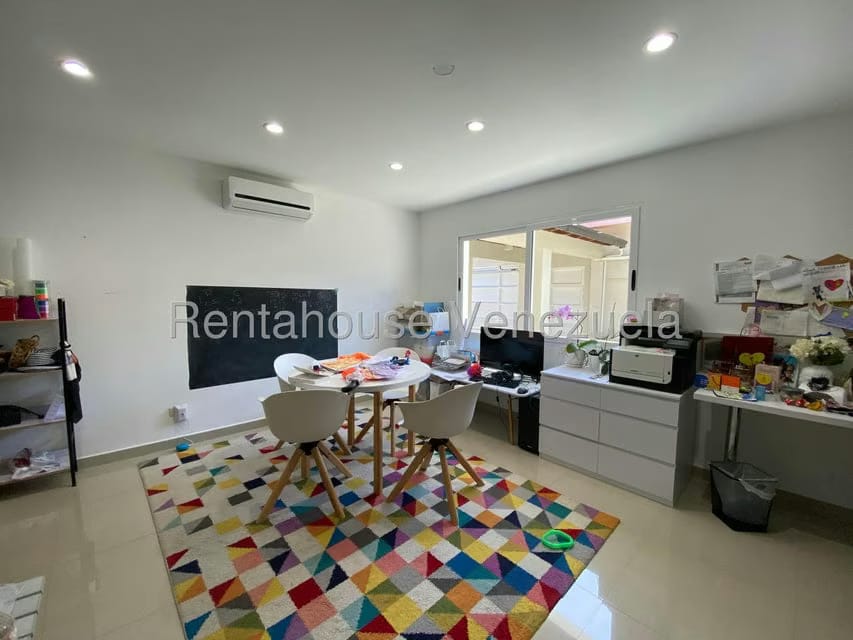 Casa (Multipes Niveles) en Venta en Cumbres de Curumo, Distrito Metropolitano - 20