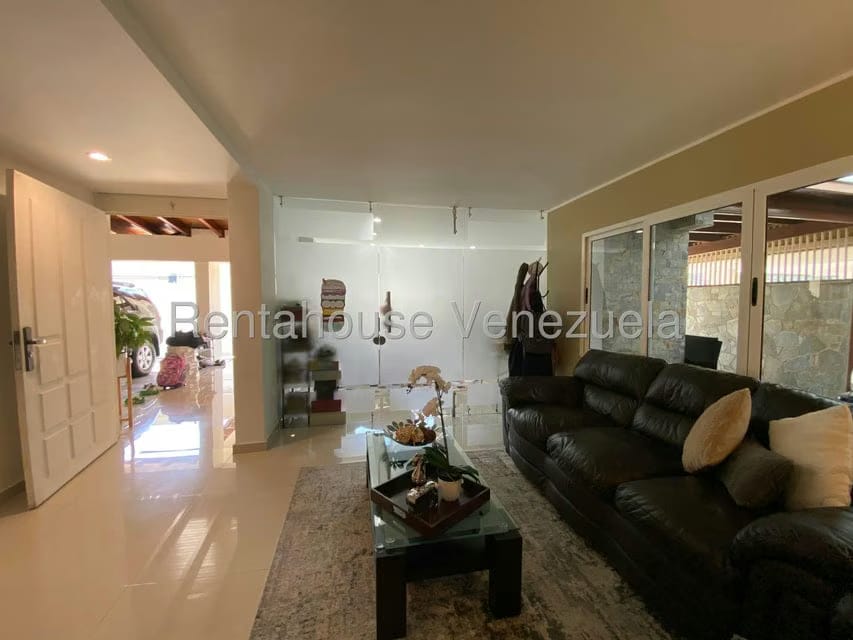 Casa (Multipes Niveles) en Venta en Cumbres de Curumo, Distrito Metropolitano - 22