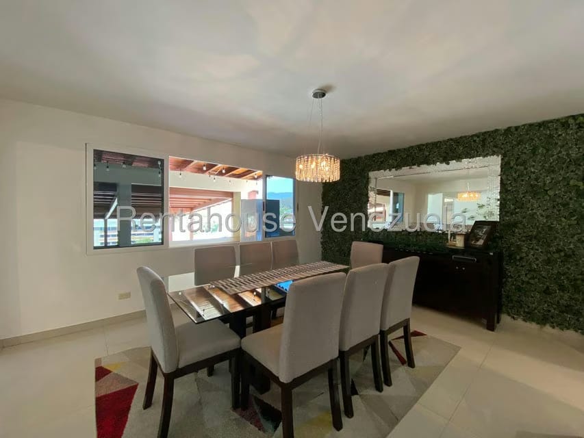 Casa (Multipes Niveles) en Venta en Cumbres de Curumo, Distrito Metropolitano - 33