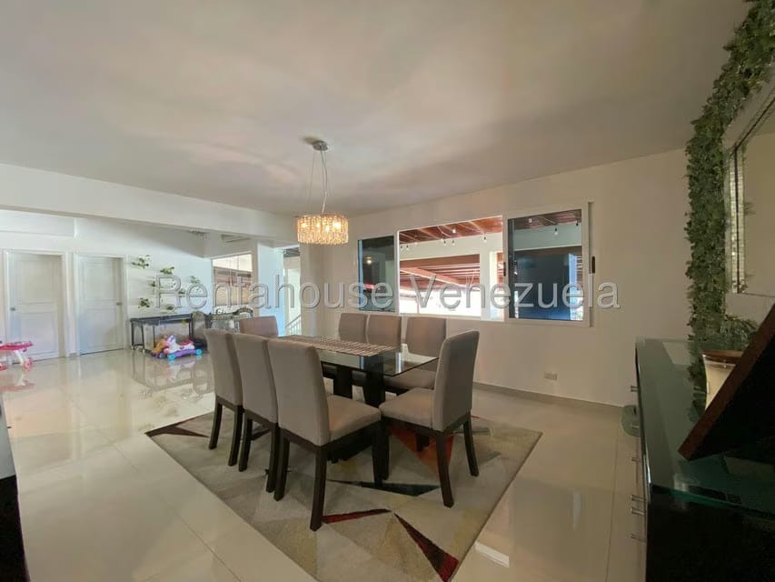 Casa (Multipes Niveles) en Venta en Cumbres de Curumo, Distrito Metropolitano - 34