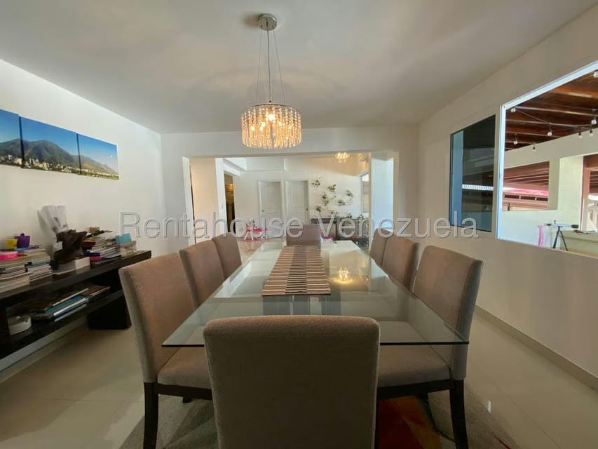 Casa (Multipes Niveles) en Venta en Cumbres de Curumo, Distrito Metropolitano - 36