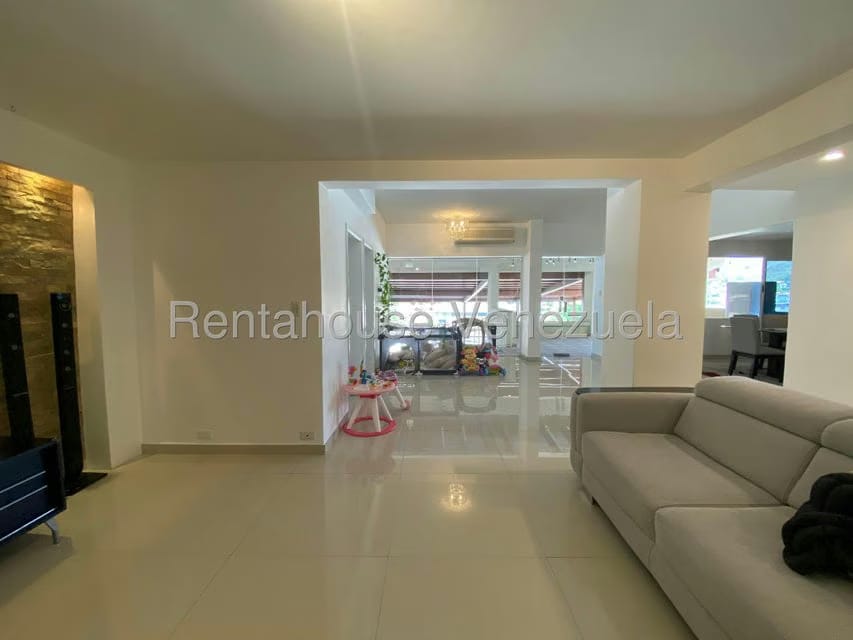 Casa (Multipes Niveles) en Venta en Cumbres de Curumo, Distrito Metropolitano - 38