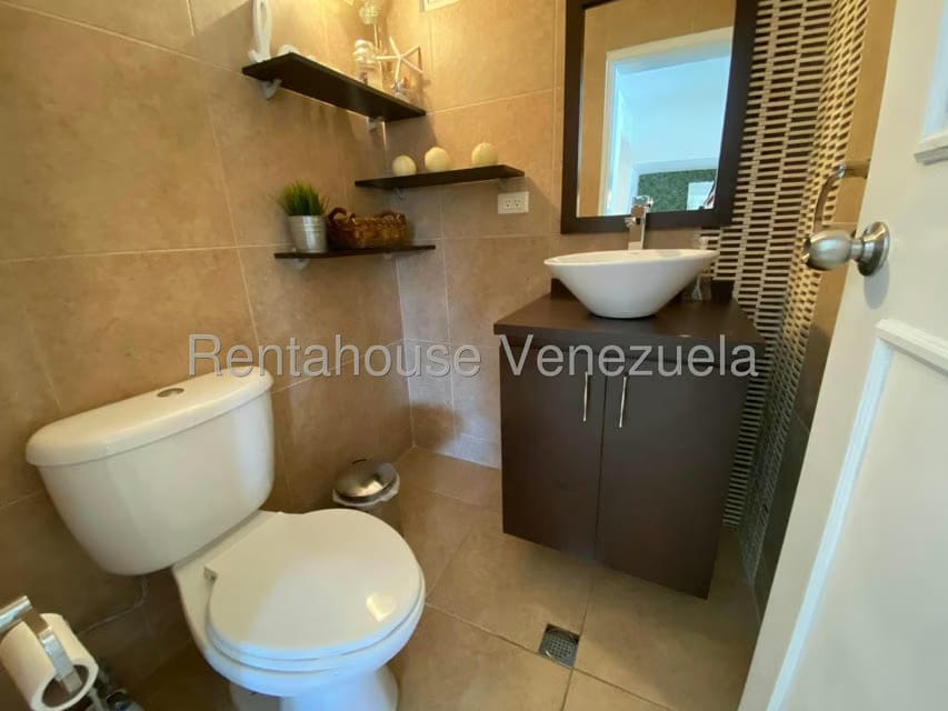 Casa (Multipes Niveles) en Venta en Cumbres de Curumo, Distrito Metropolitano - 39
