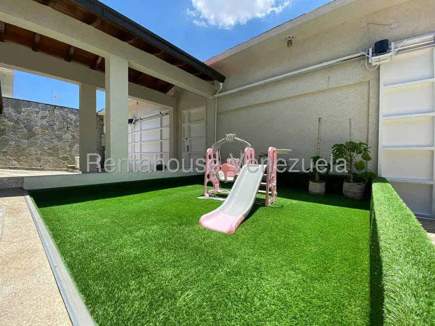 Casa (Multipes Niveles) en Venta en Cumbres de Curumo, Distrito Metropolitano - 5