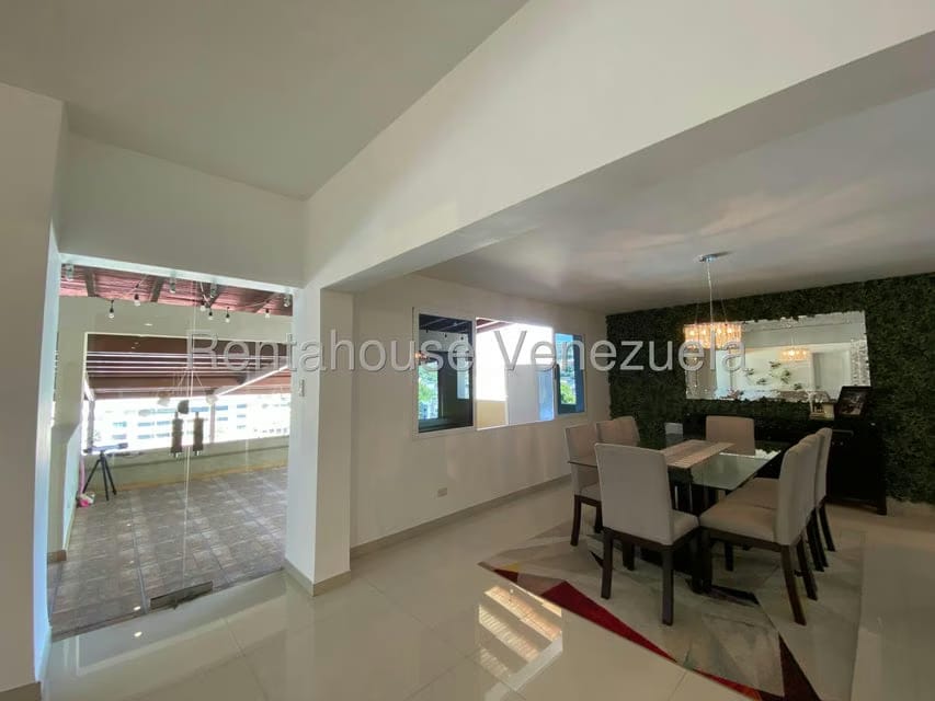 Casa (Multipes Niveles) en Venta en Cumbres de Curumo, Distrito Metropolitano - 45