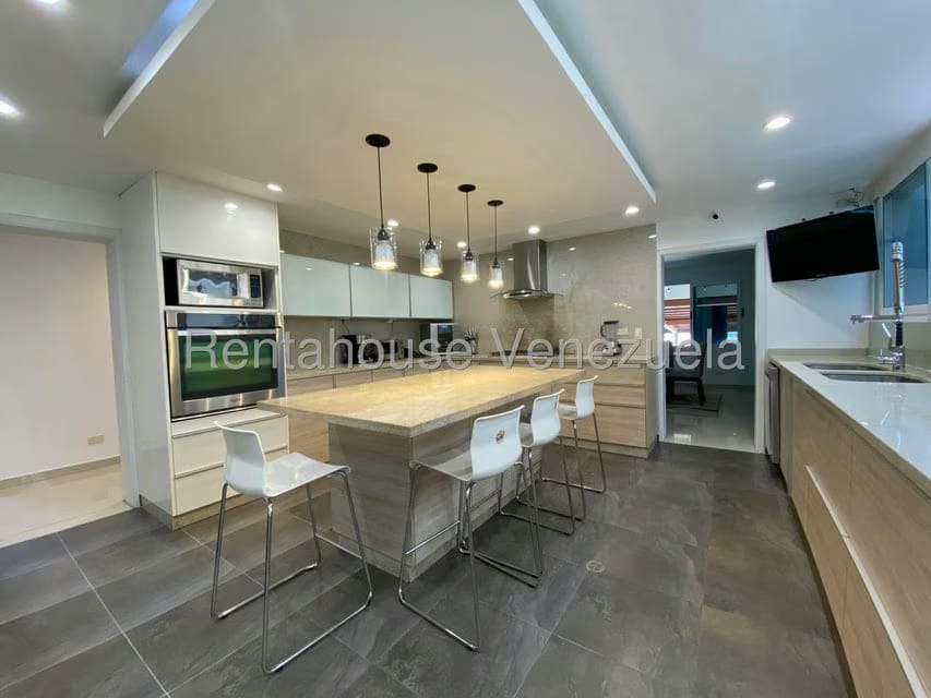 Casa (Multipes Niveles) en Venta en Cumbres de Curumo, Distrito Metropolitano - 47