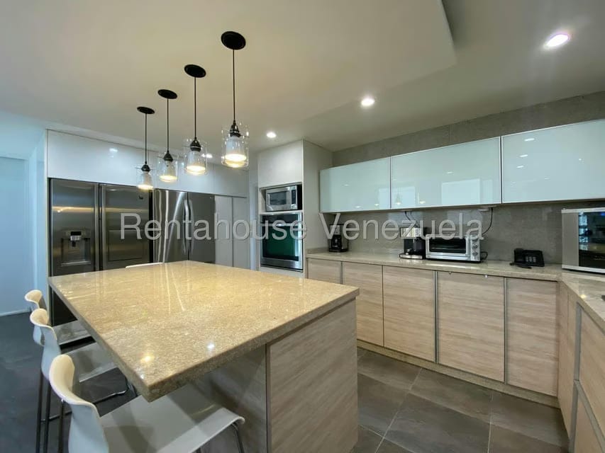 Casa (Multipes Niveles) en Venta en Cumbres de Curumo, Distrito Metropolitano - 48