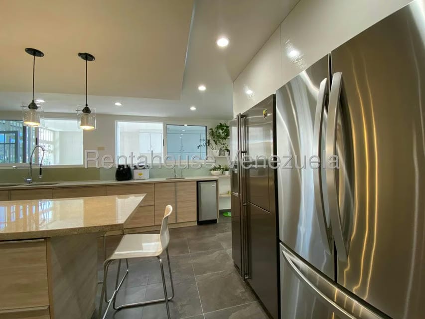 Casa (Multipes Niveles) en Venta en Cumbres de Curumo, Distrito Metropolitano - 60