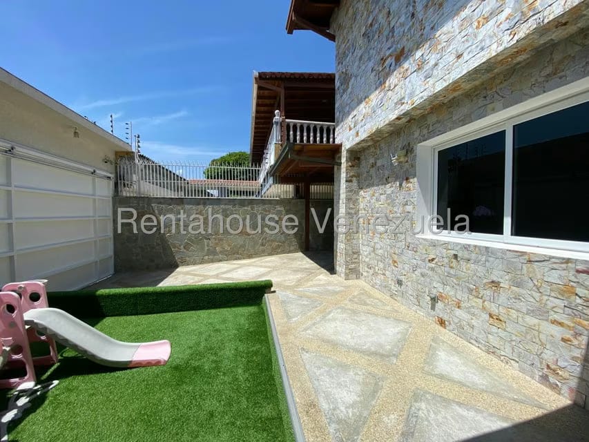 Casa (Multipes Niveles) en Venta en Cumbres de Curumo, Distrito Metropolitano - 7