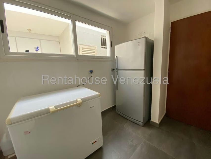 Casa (Multipes Niveles) en Venta en Cumbres de Curumo, Distrito Metropolitano - 62