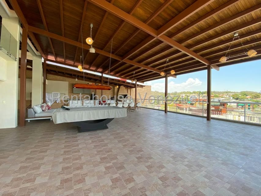 Casa (Multipes Niveles) en Venta en Cumbres de Curumo, Distrito Metropolitano - 69