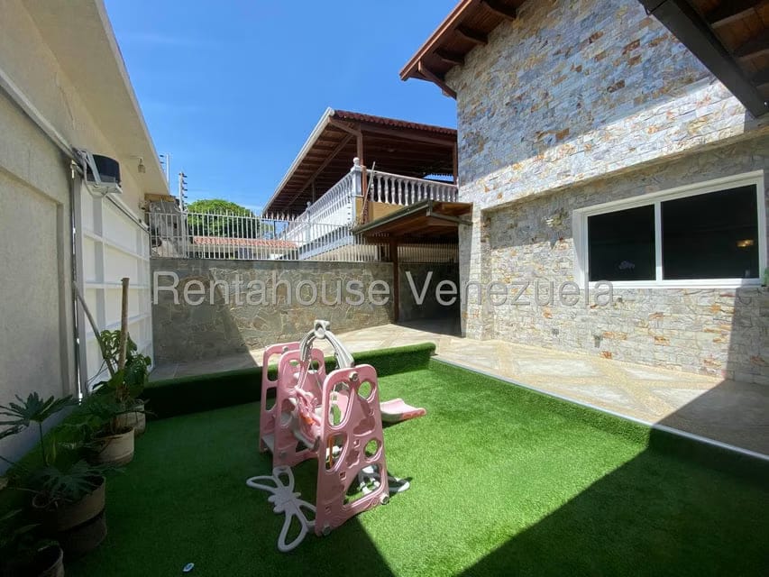 Casa (Multipes Niveles) en Venta en Cumbres de Curumo, Distrito Metropolitano - 8