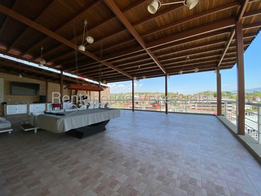 Casa (Multipes Niveles) en Venta en Cumbres de Curumo, Distrito Metropolitano - 71