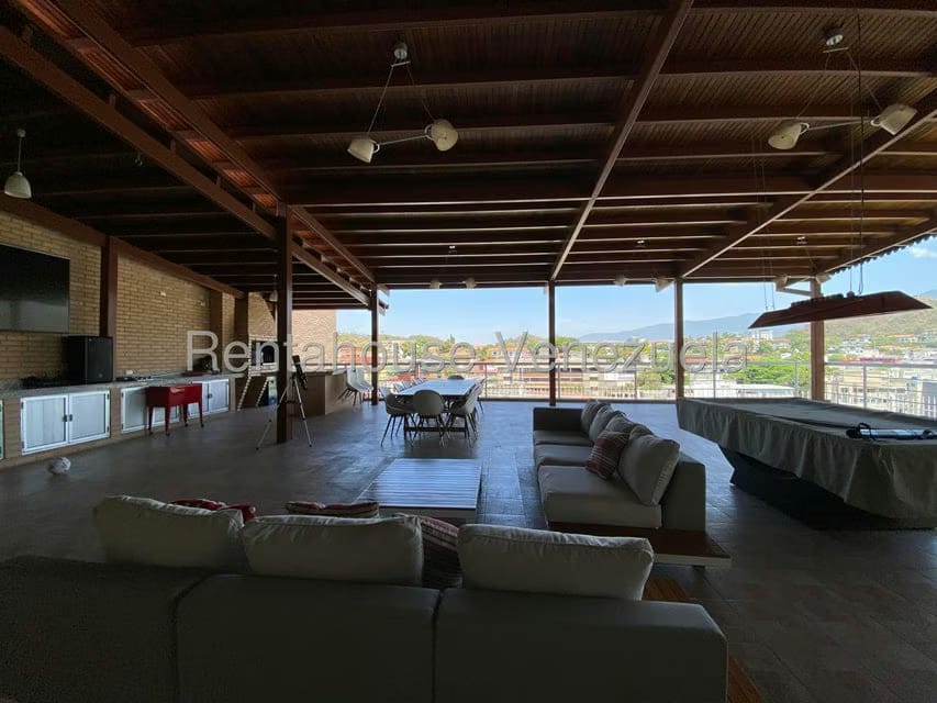 Casa (Multipes Niveles) en Venta en Cumbres de Curumo, Distrito Metropolitano - 72