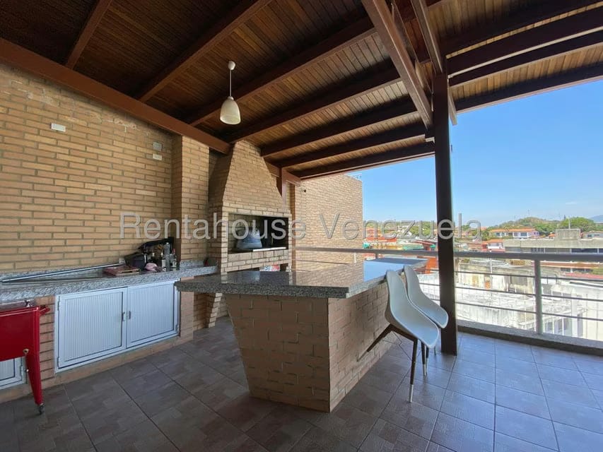 Casa (Multipes Niveles) en Venta en Cumbres de Curumo, Distrito Metropolitano - 75