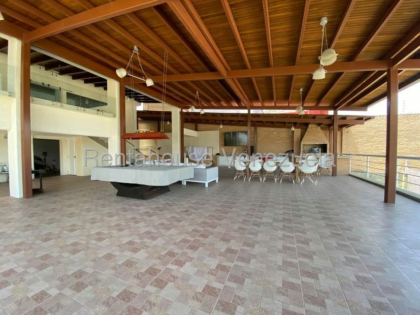 Casa (Multipes Niveles) en Venta en Cumbres de Curumo, Distrito Metropolitano - 81