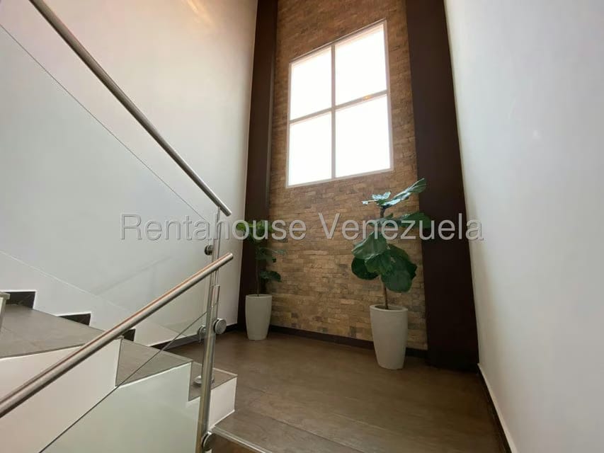 Casa (Multipes Niveles) en Venta en Cumbres de Curumo, Distrito Metropolitano - 87