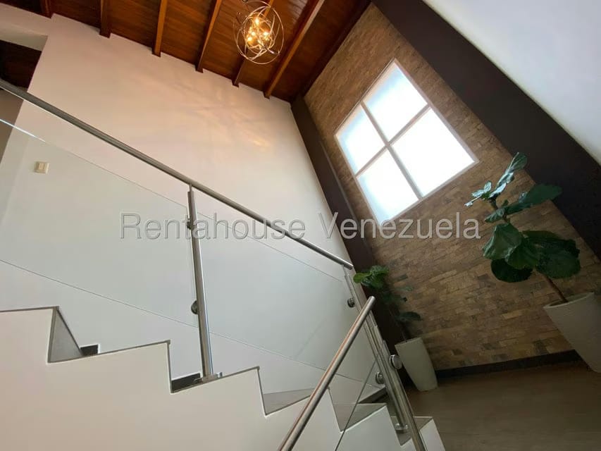 Casa (Multipes Niveles) en Venta en Cumbres de Curumo, Distrito Metropolitano - 88