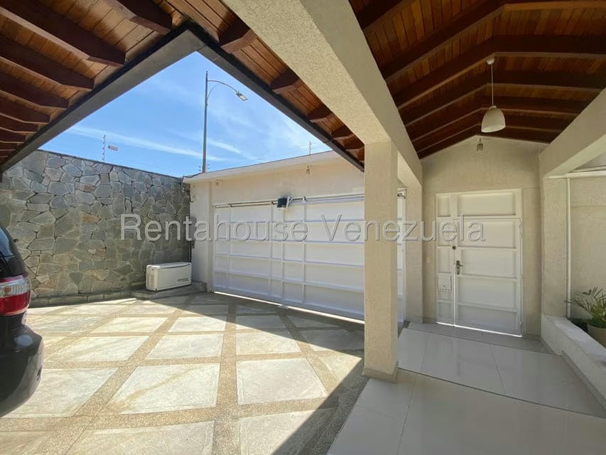 Casa (Multipes Niveles) en Venta en Cumbres de Curumo, Distrito Metropolitano - 10