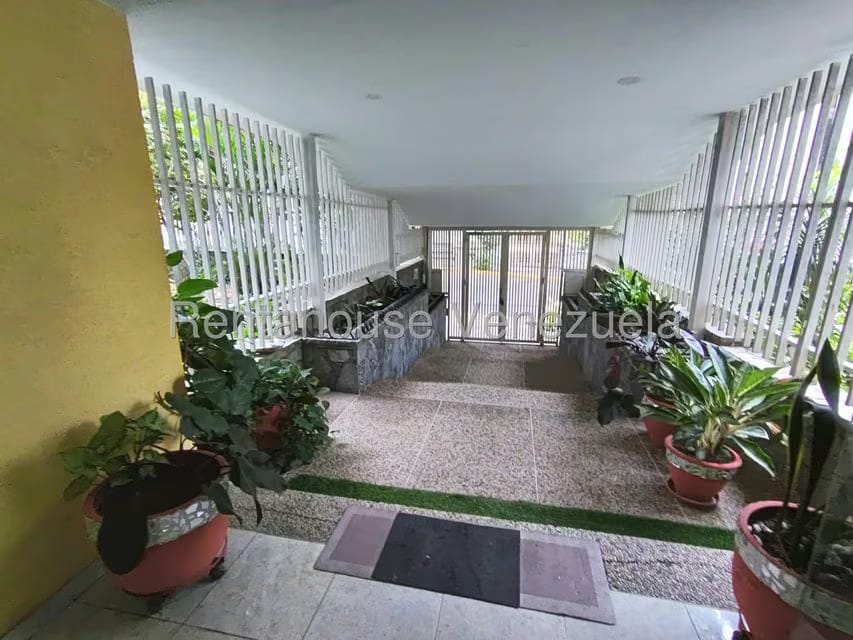 Apartamento (1 Nivel) en Alquiler en La Urbina, Distrito Metropolitano - 17
