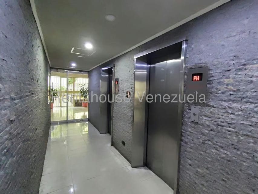 Apartamento (1 Nivel) en Alquiler en La Urbina, Distrito Metropolitano - 19