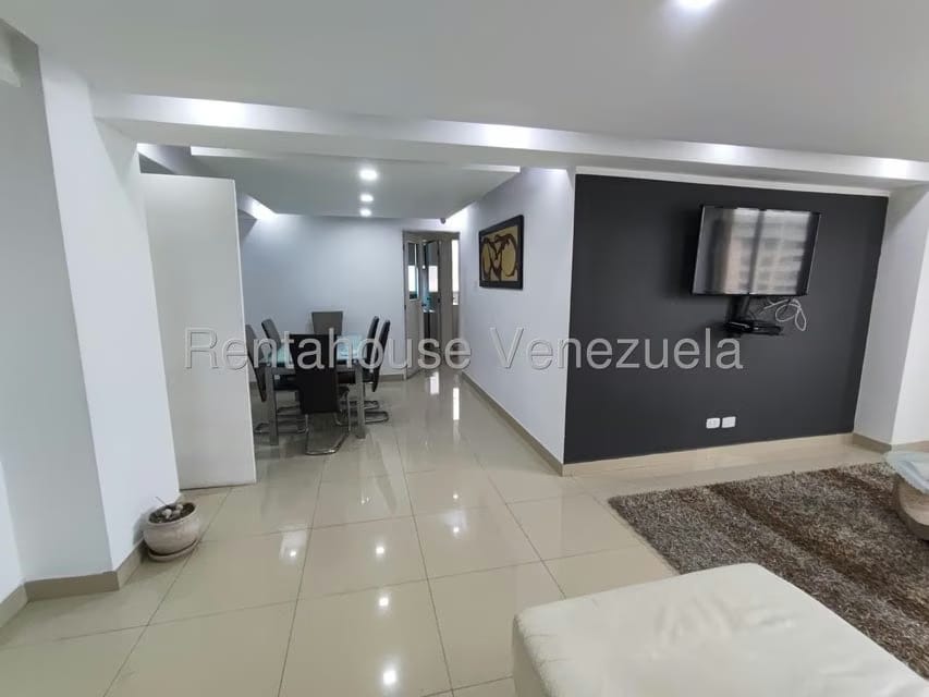 Apartamento (1 Nivel) en Alquiler en La Urbina, Distrito Metropolitano - 5