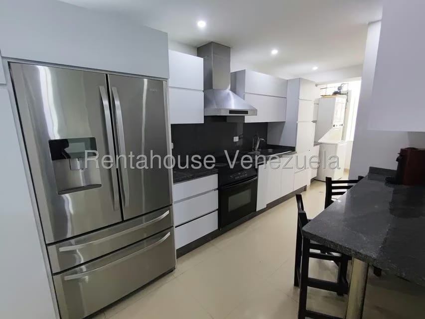 Apartamento (1 Nivel) en Alquiler en La Urbina, Distrito Metropolitano - 6