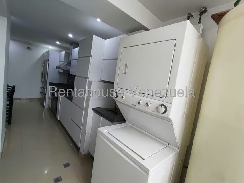 Apartamento (1 Nivel) en Alquiler en La Urbina, Distrito Metropolitano - 8