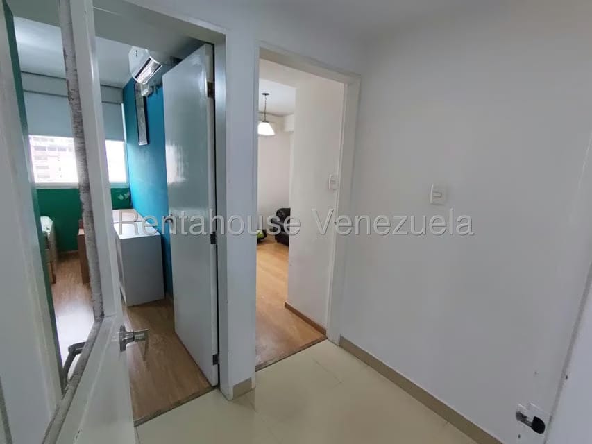 Apartamento (1 Nivel) en Alquiler en La Urbina, Distrito Metropolitano - 9
