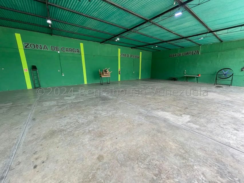 Comercial (Galpon - Deposito) en Venta en Centro, Portuguesa - 46