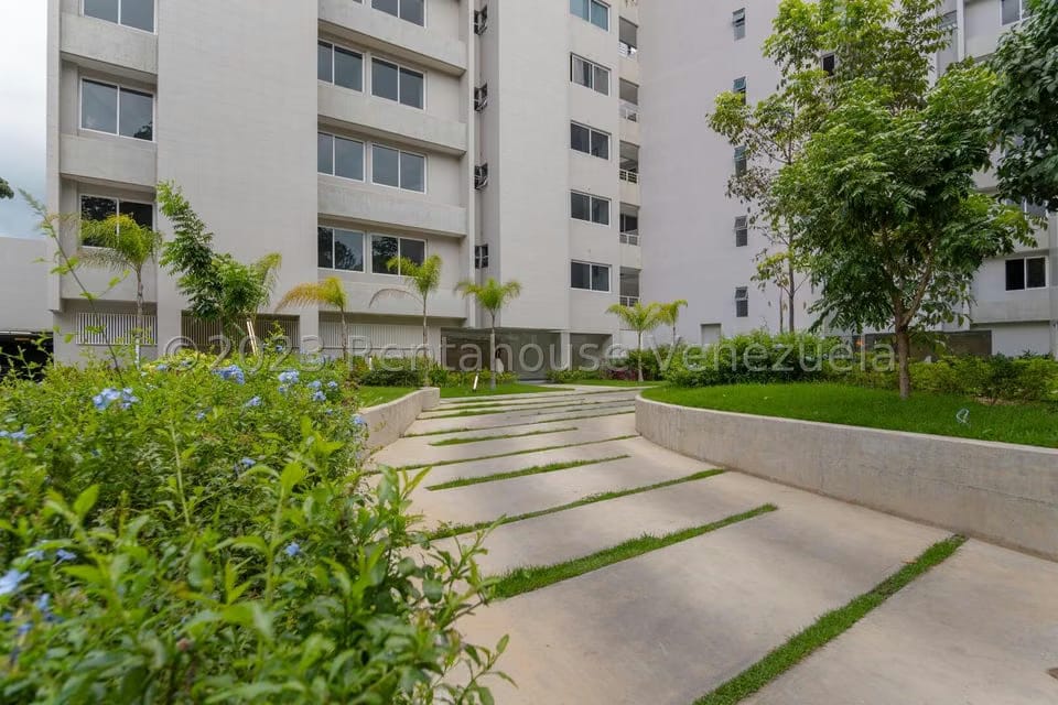 Apartamento (1 Nivel) en Venta en Campo Alegre, Distrito Metropolitano - 2